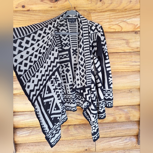 Tribal Sweater cardigan - Picture 9 of 11